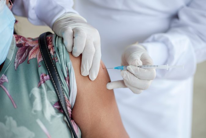 Vaccini-contro-COVID-19-in-tutto-il-mondo-EUROPE-DIRECT-Nord-est-Sicilia